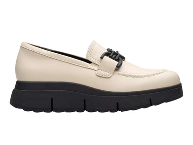 Clarks Loriini Izzy in Cream outer view