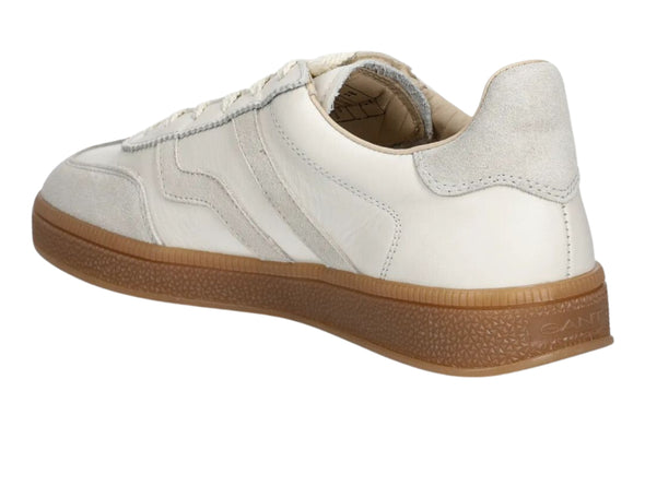 Gant Cuzima 30531953 G29 - White. Laced retro sneaker with a gum sole, leather and suede inner view. 