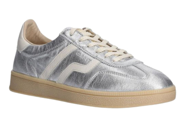 Gant Cuzima 30531955 G80 in Silver. Laced retro sneaker with a gum sole, leather upper, upper view.