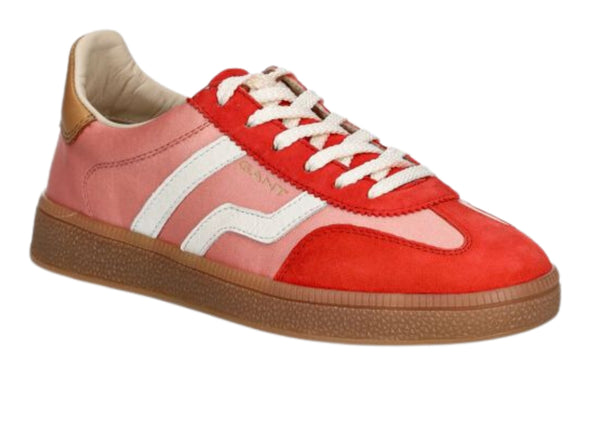 Gant Cuzima 30538975 G521 in Red Apricot. Laced retro sneaker with a gum sole, leather and suede upper, view.